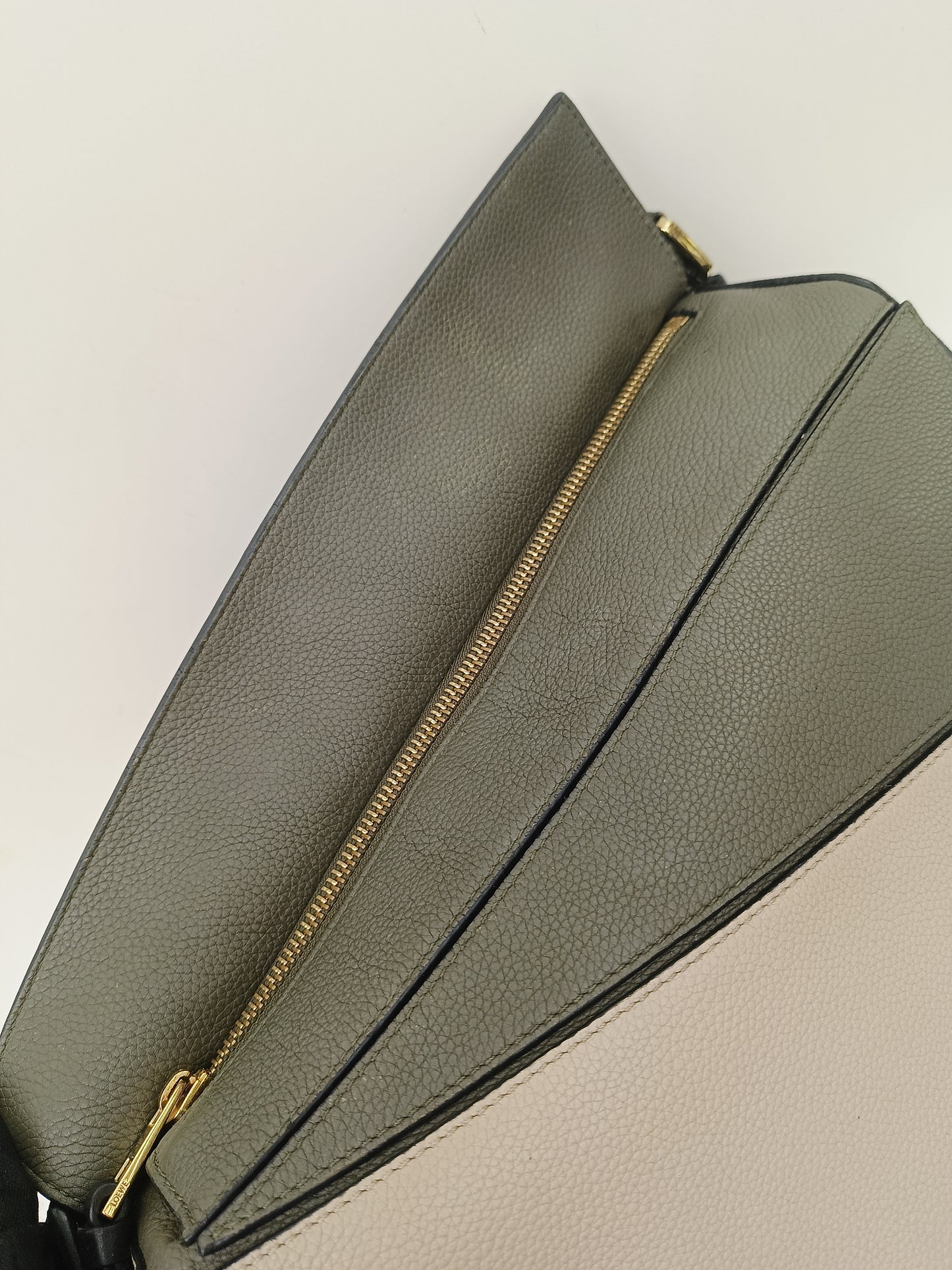 Loewe Puzzle Medium Grained 3 colour GHW 2018