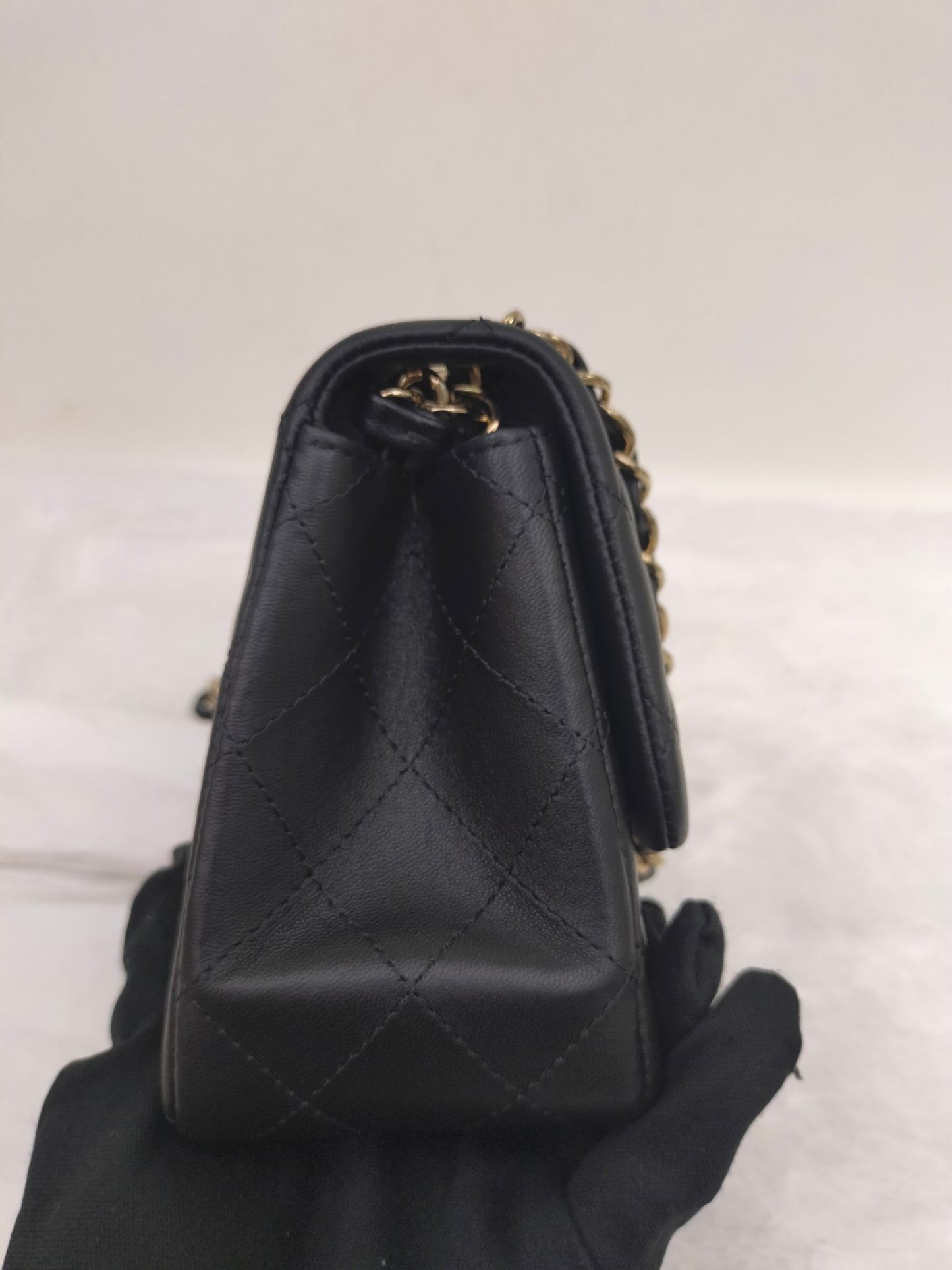 *NEW* Chanel Mini Square Lamb Black GHW (CHIP)