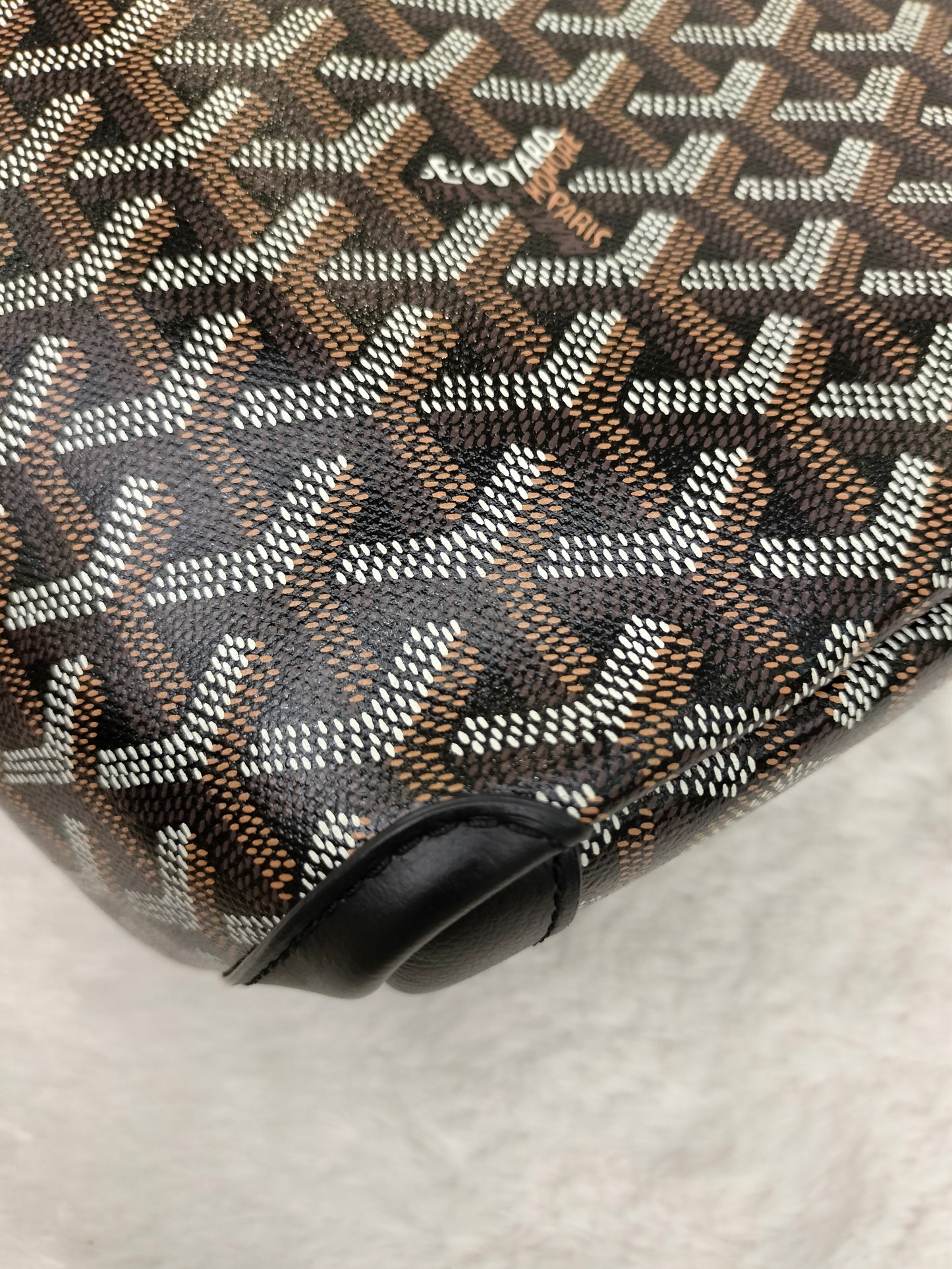 *Excellent Condition* Goyard Artois PM Noir 2024