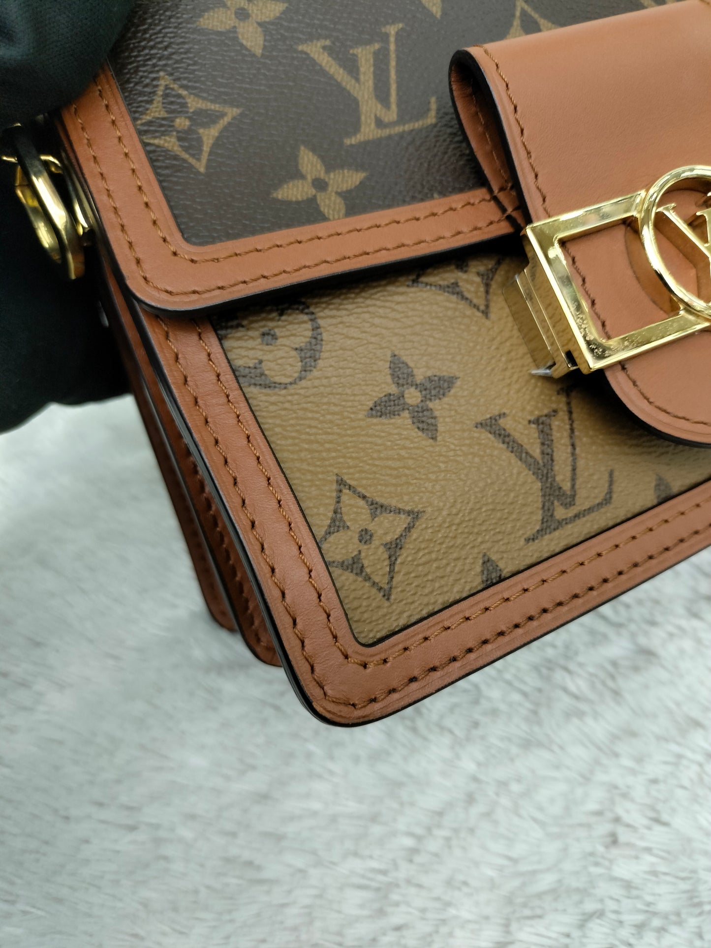 LV Dauphine Mini Monogram Reverse 2020