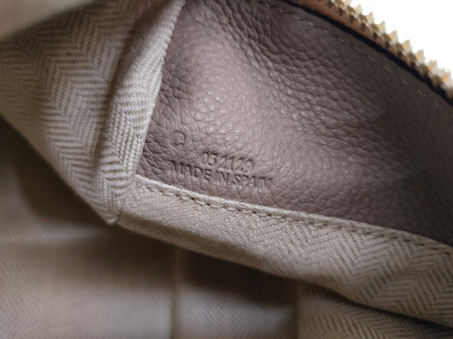 Loewe Puzzle Small Grained Sand GHW 2021