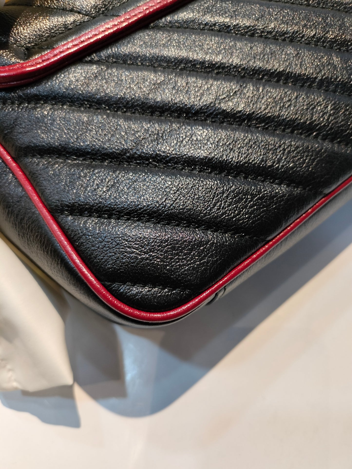 Gucci Marmont Small Black Red GHW