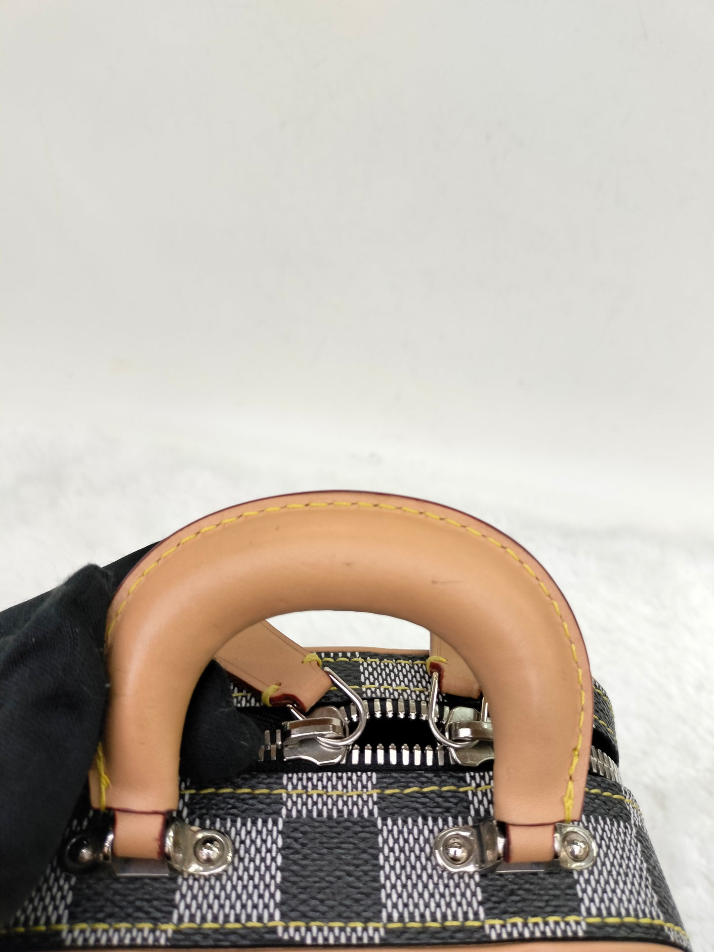LV Valisette Vertical Damier Colour Noir 2019