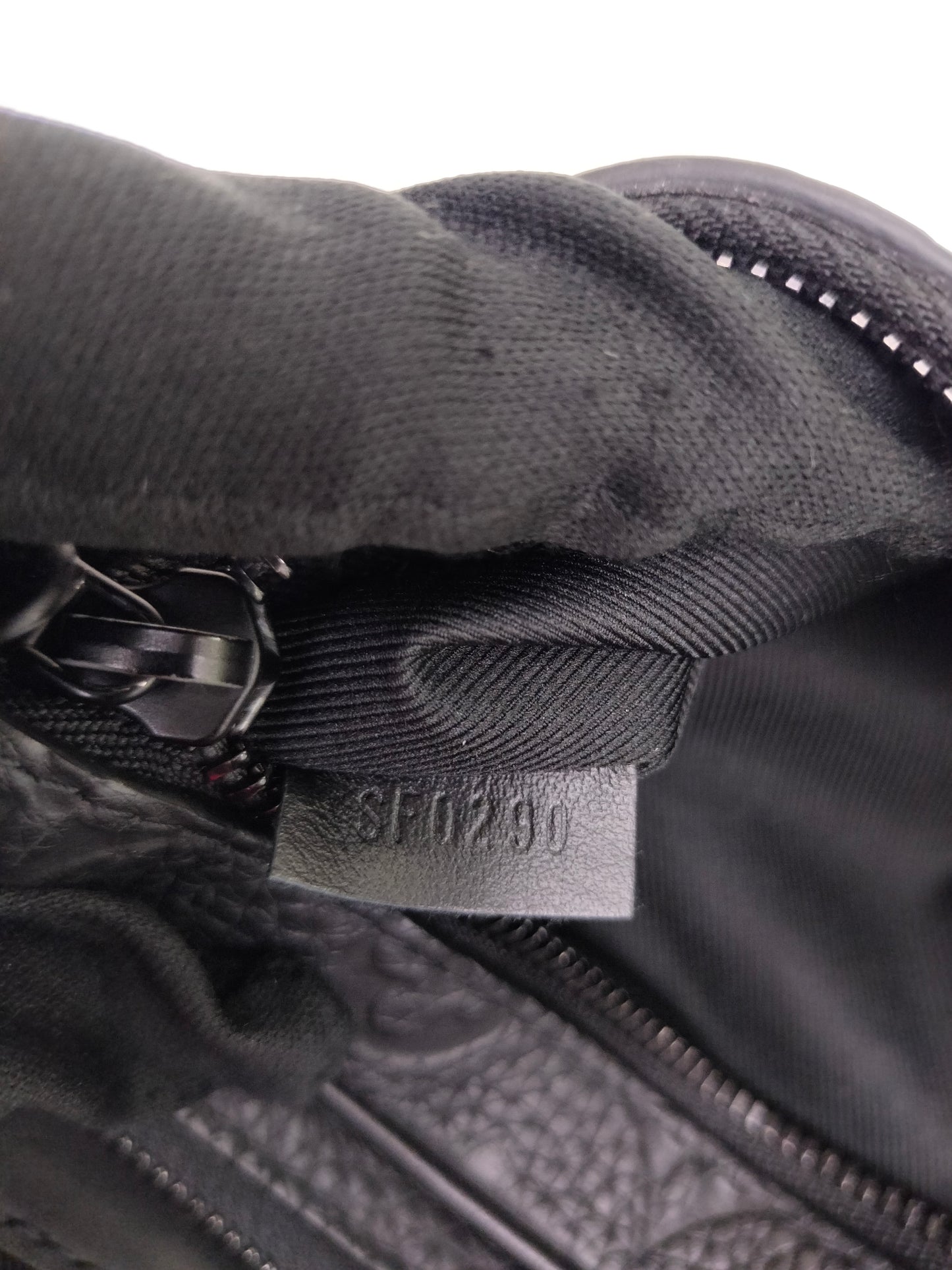 LV Pochette Volga Monogram Taurillon Empreinte Noir 2020