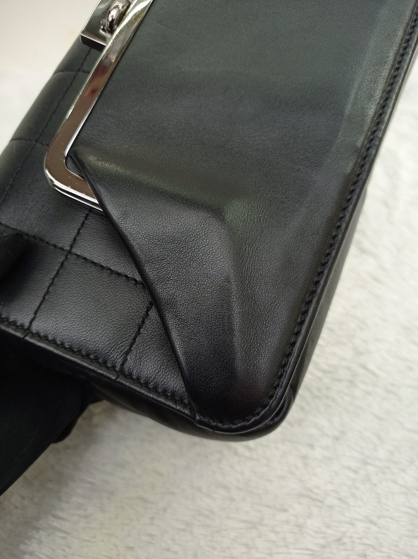 Chanel Small Flap Kiss Lock Lamb Black SHW #10