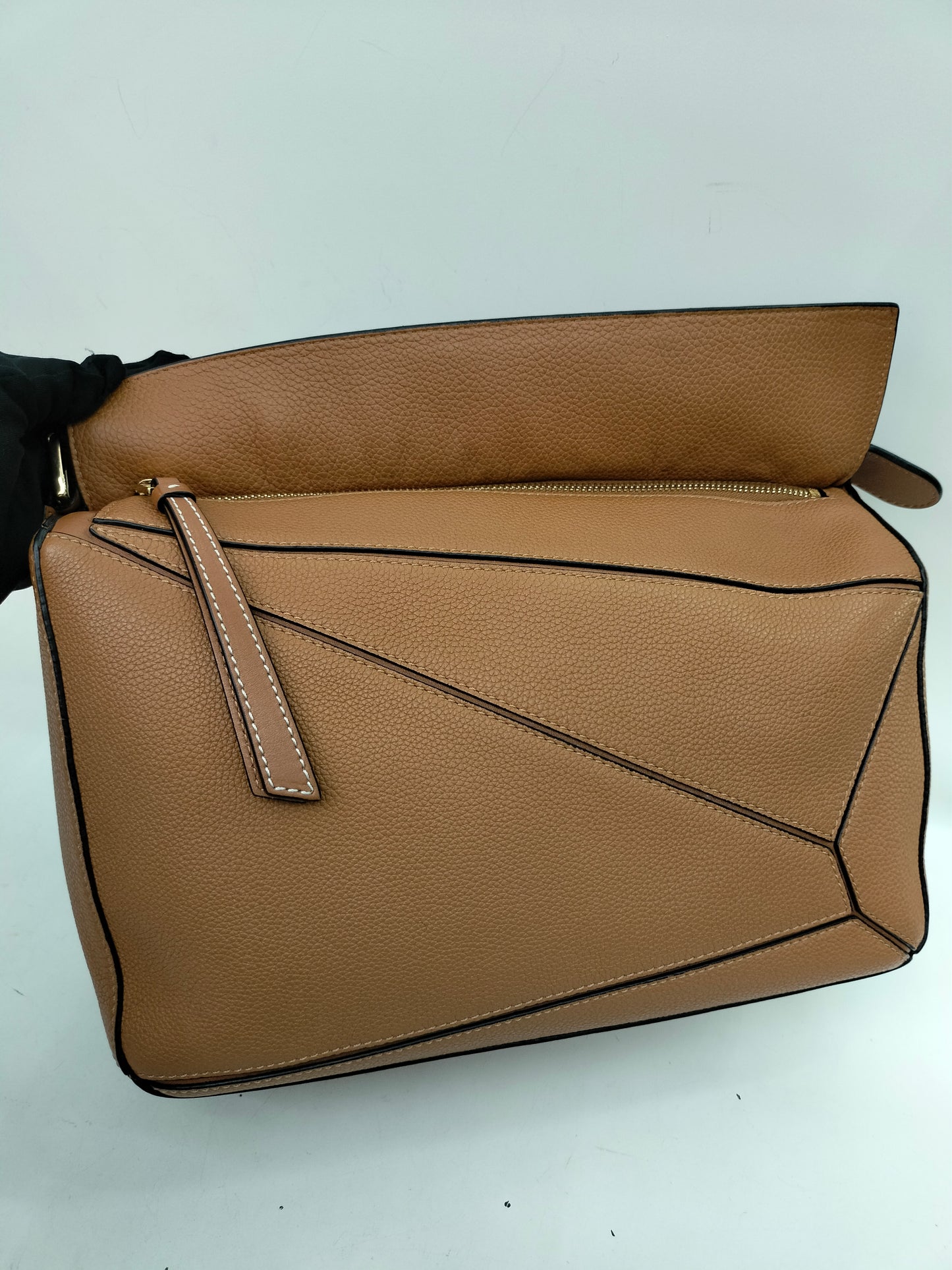 Loewe Puzzle Medium Grained Light Caramel GHW 2018