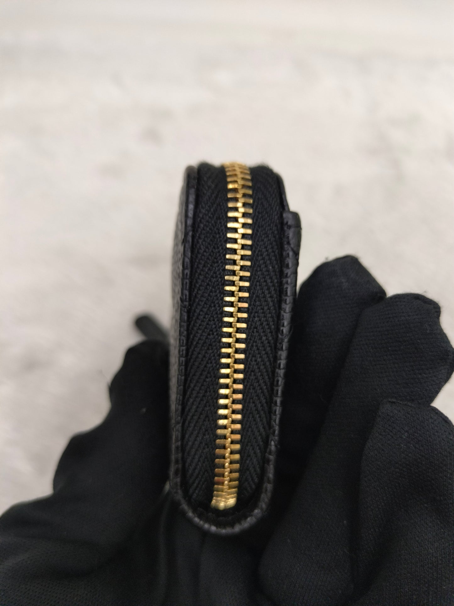 *NEW* Chanel Zippy Card Holder Caviar Black GHW (CHIP)