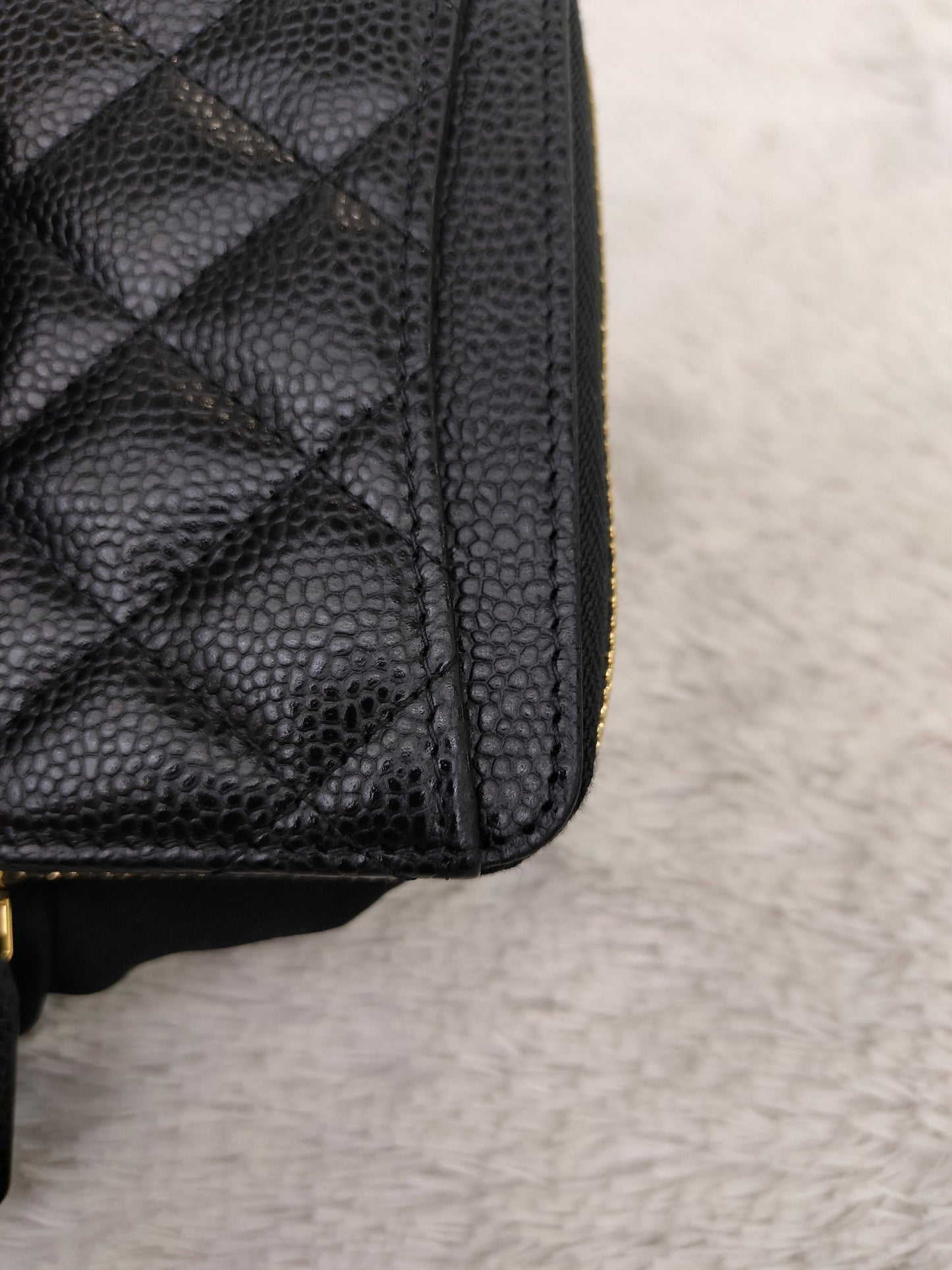 *NEW* Chanel Zippy Card Holder Caviar Black GHW (CHIP)