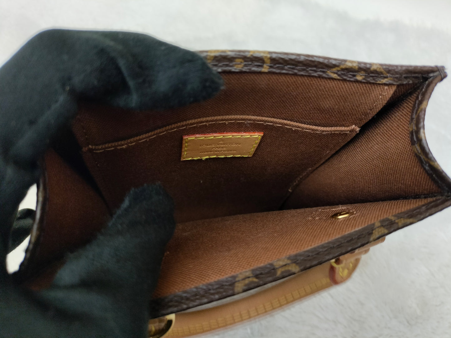 LV Petit Sac Plat Monogram 2021 (CHIP)