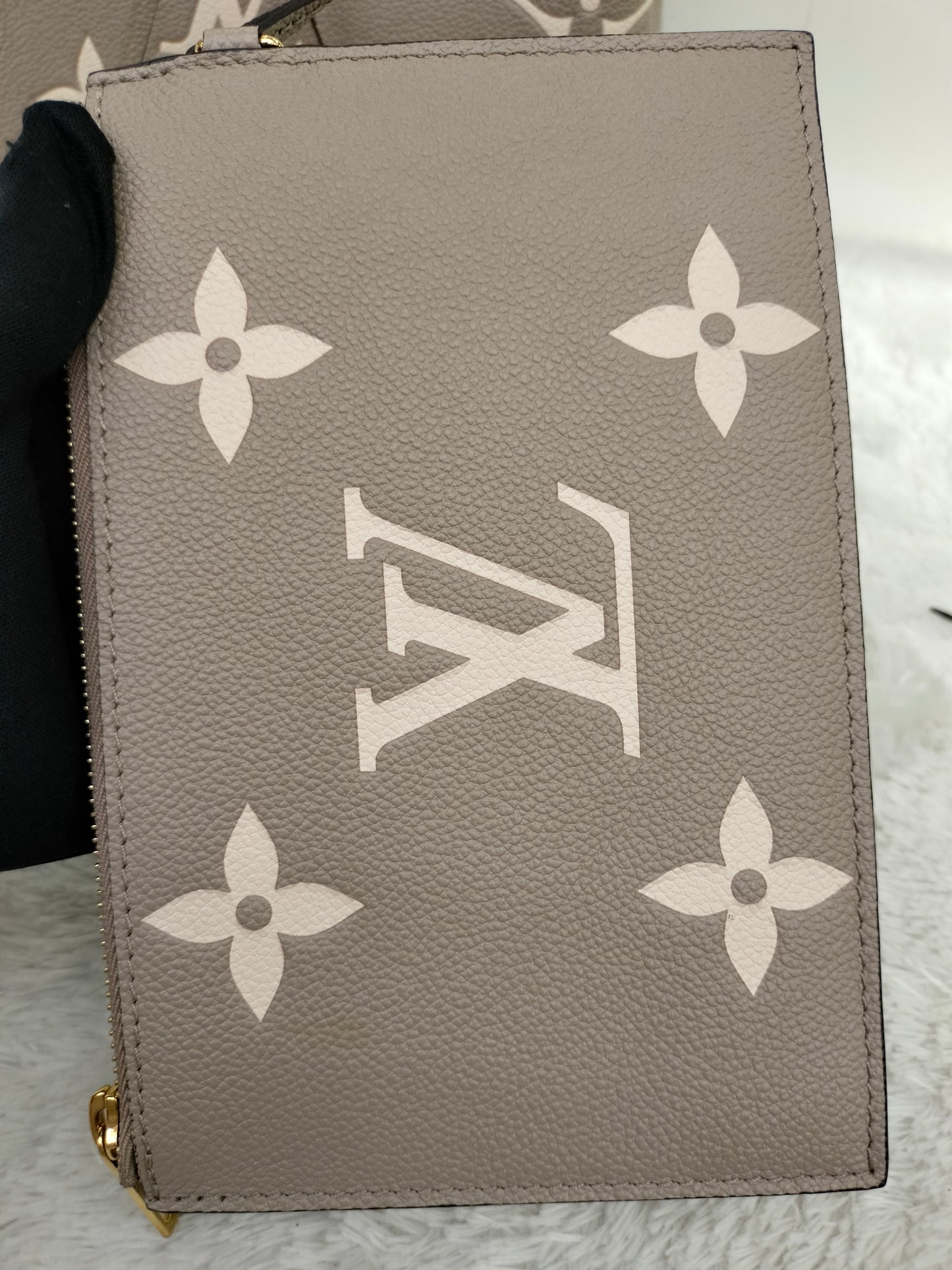 LV Neo Noe MM Monogram Tourterelle Creme 2021