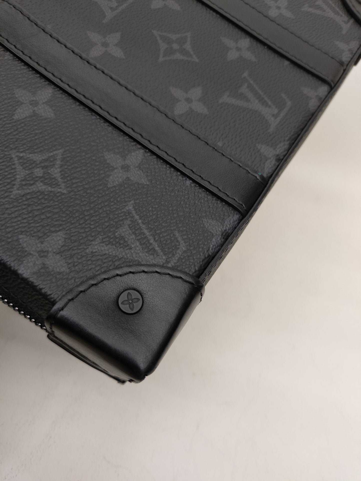 LV Soft Trunk Wallet Monogram Eclipse (CHIP)