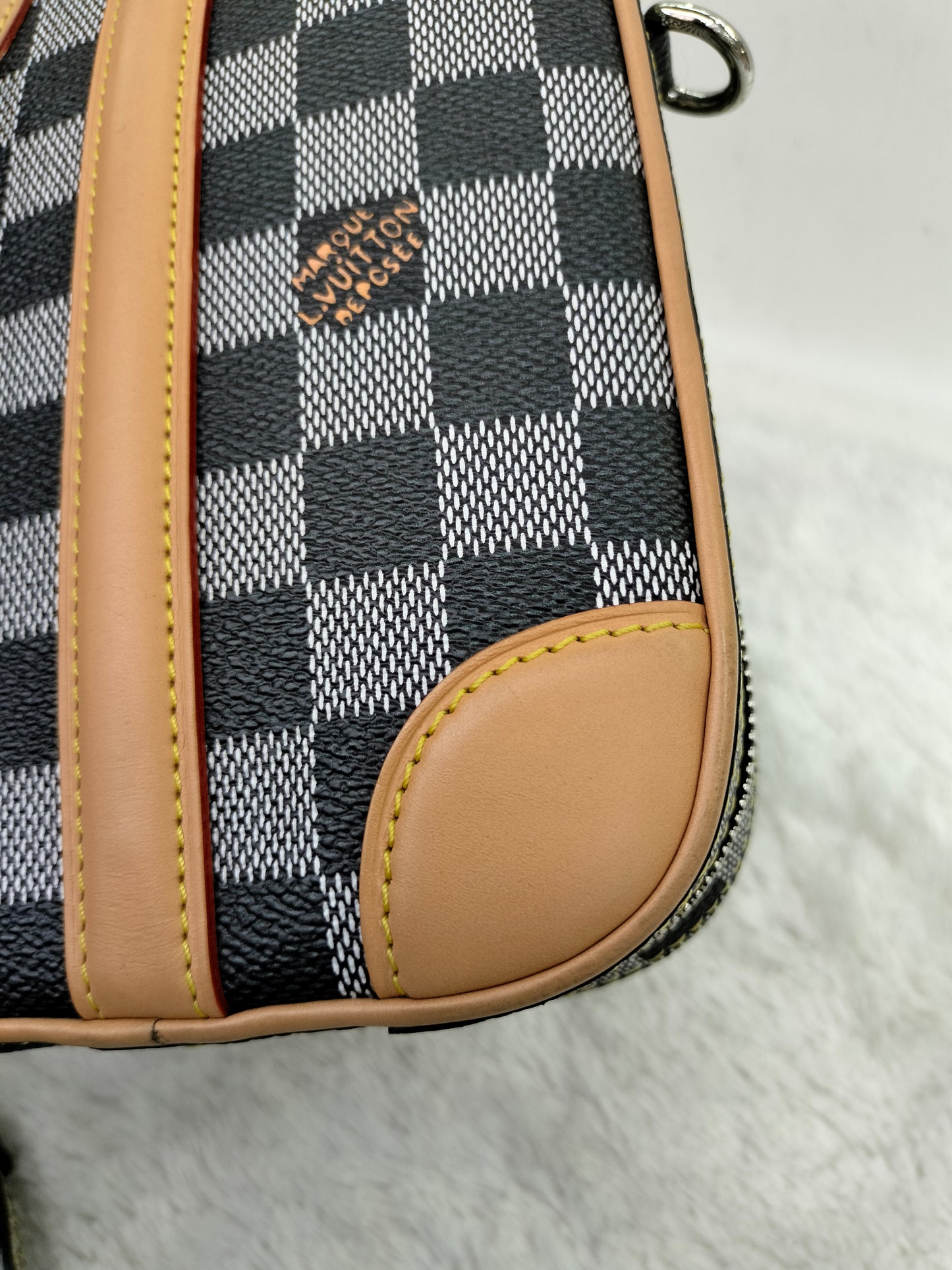 LV Valisette Vertical Damier Colour Noir 2019