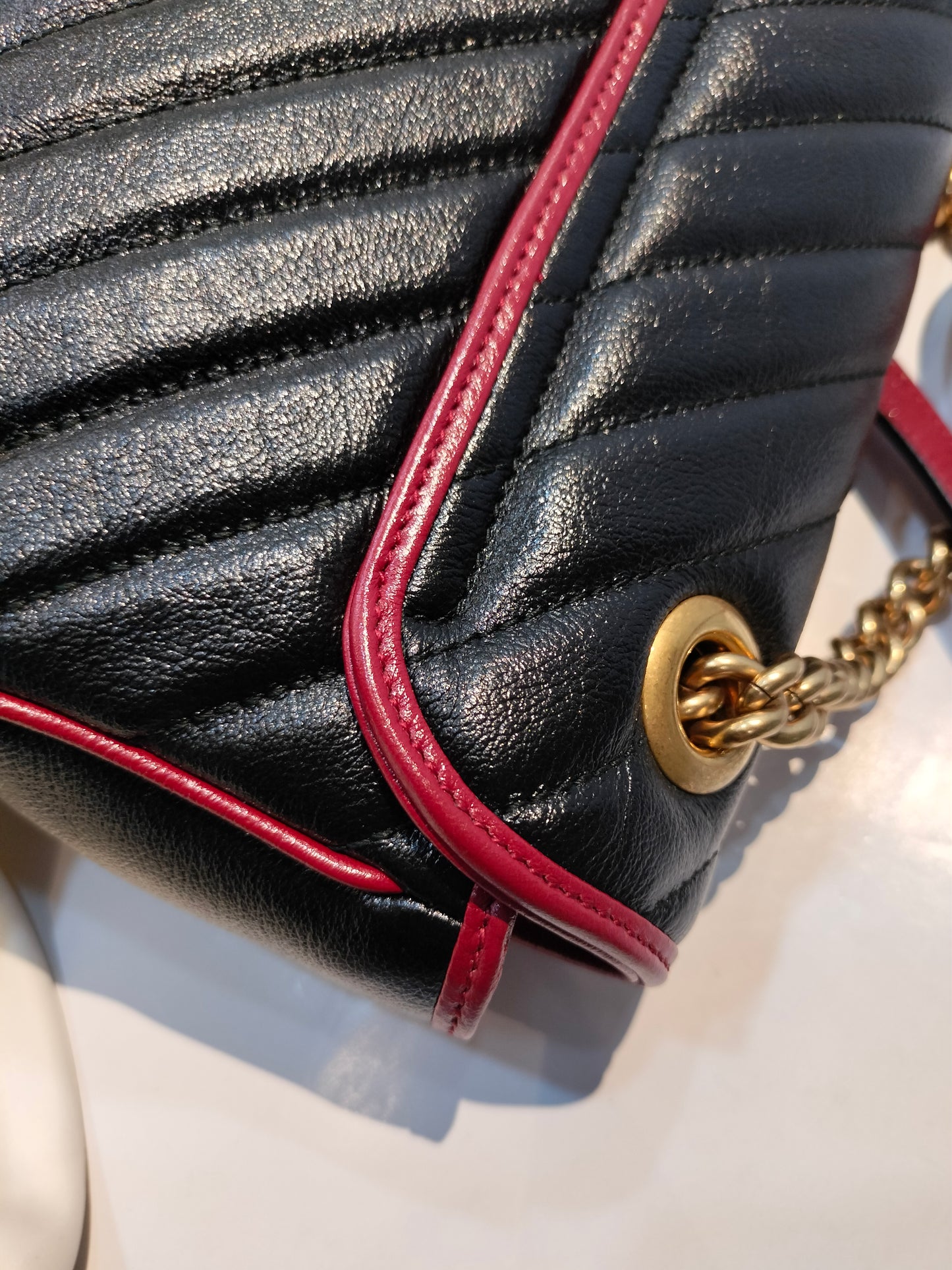 Gucci Marmont Small Black Red GHW