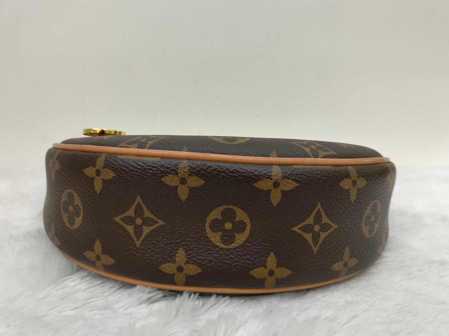 LV Loop Monogram (CHIP)