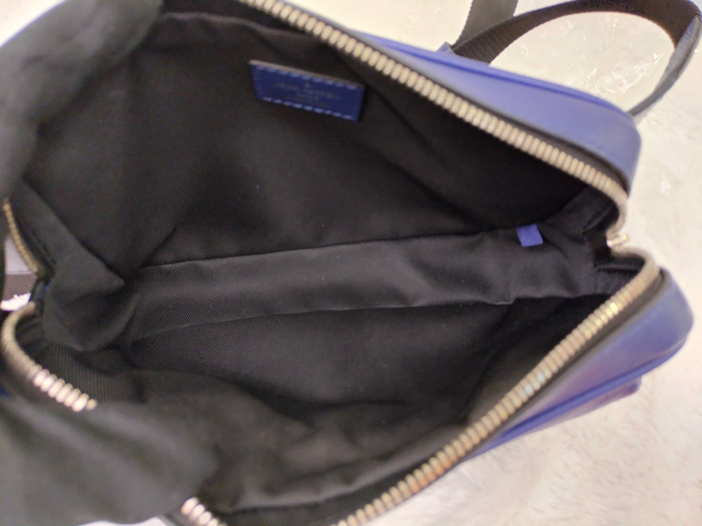 LV Outdoor Bumbag Taiga Cobalt 2019