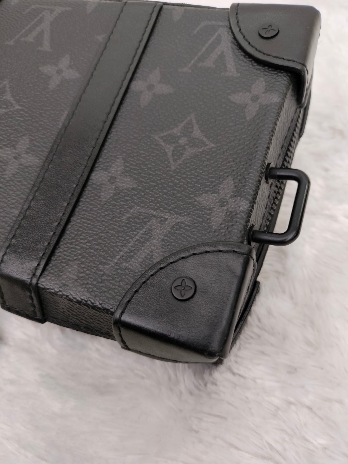 LV Soft Trunk Wallet Monogram Eclipse (CHIP)