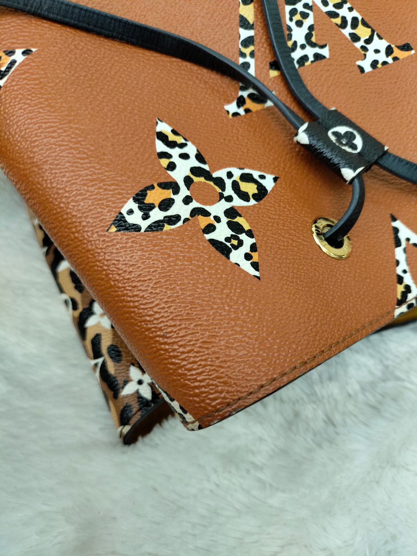LV Neo Noe Monogram Giant Jungle Leopard Caramel 2019