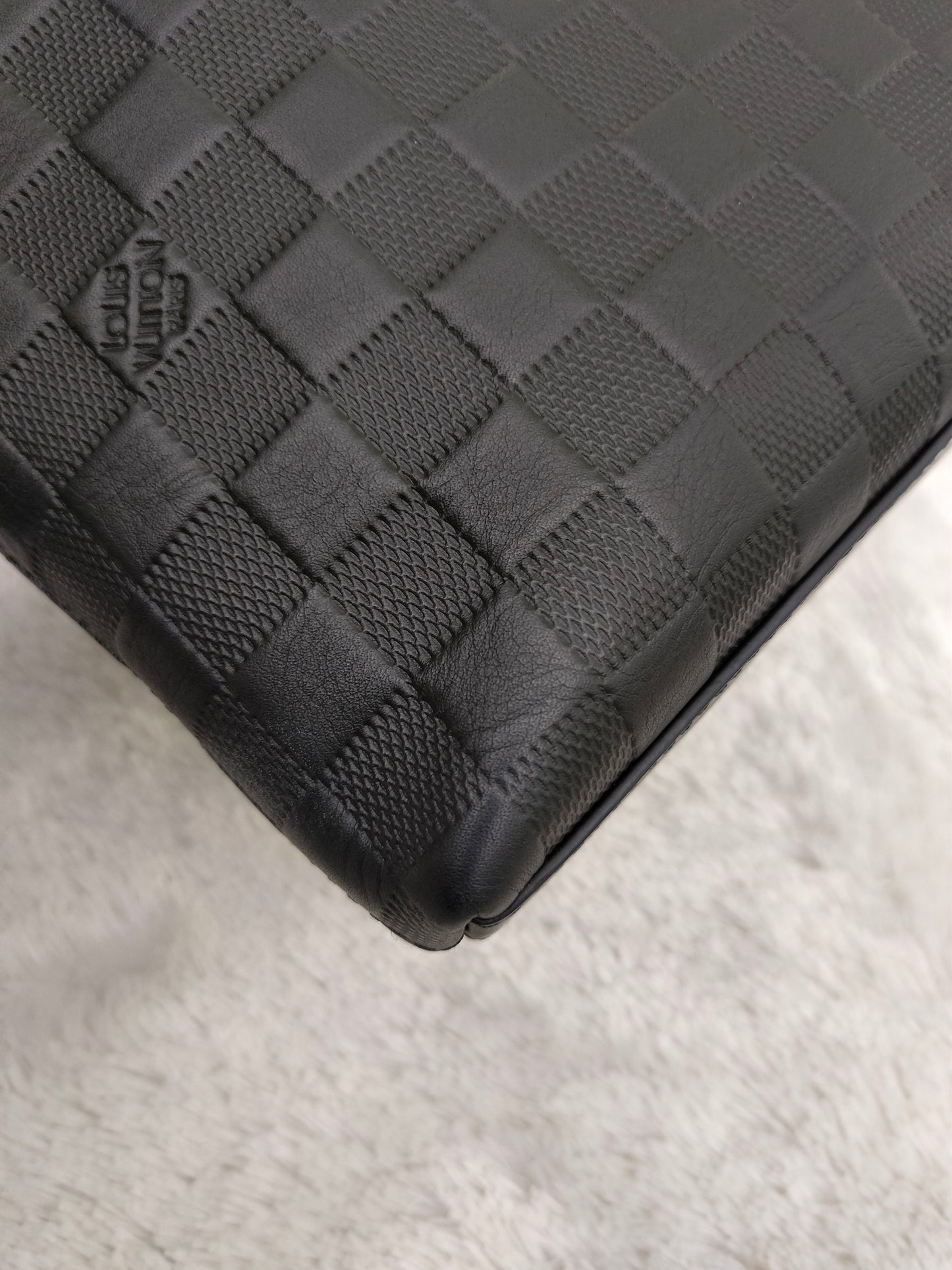 LV District Onyx Damier Infini Black 2017