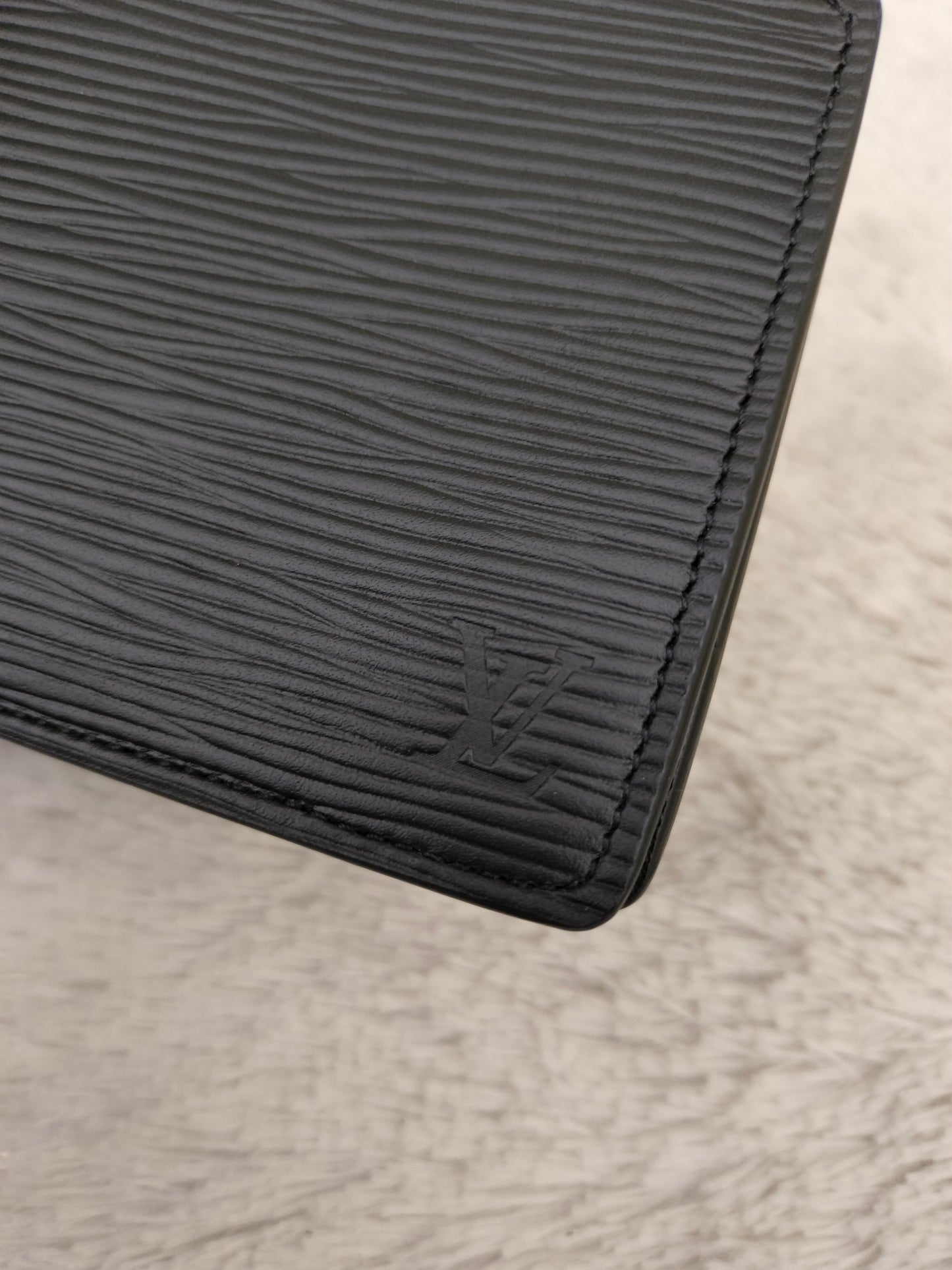 *NEW* LV Portefeuille Multiple Epi Noir M (CHIP)