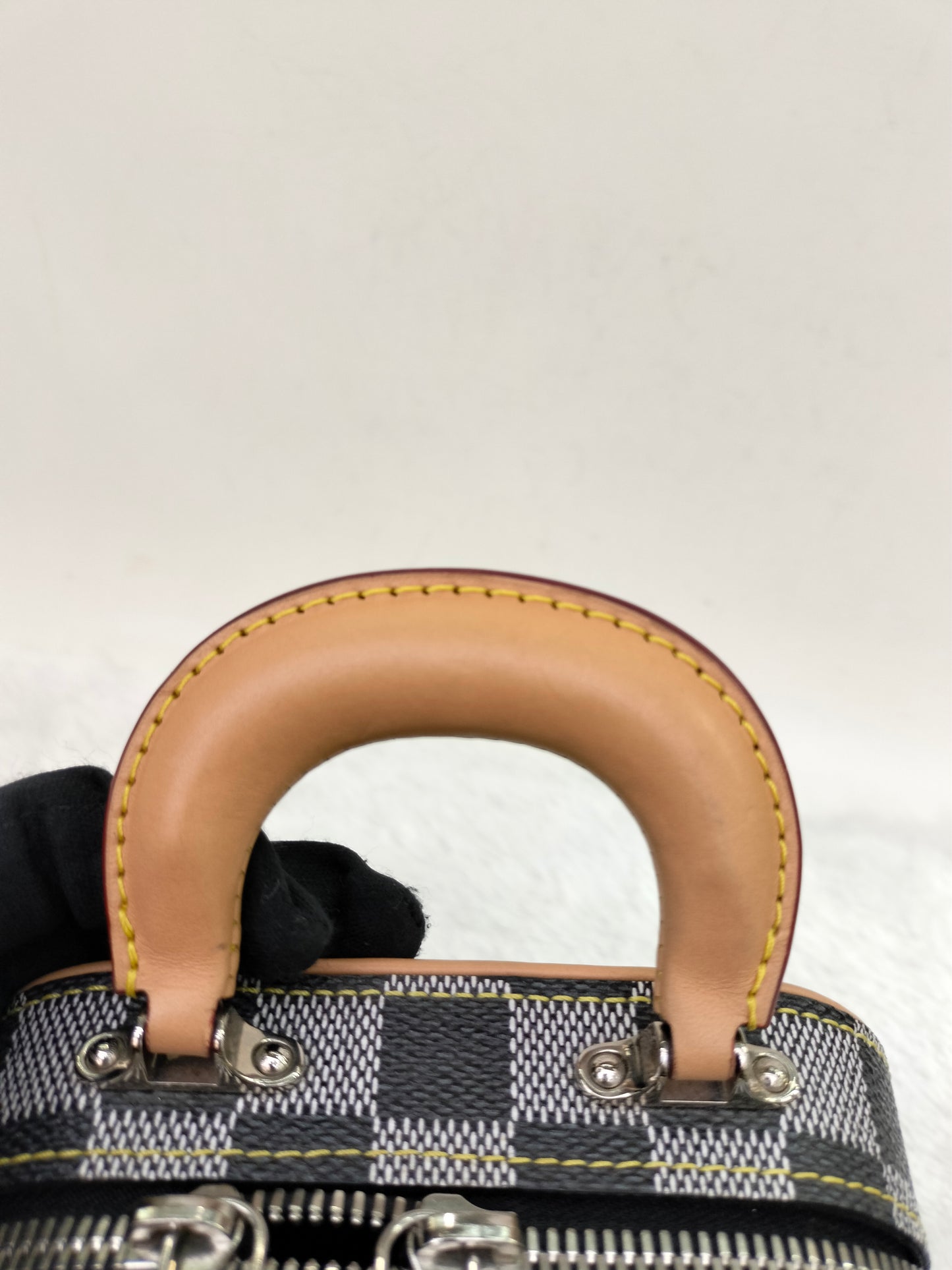 LV Valisette Vertical Damier Colour Noir 2019