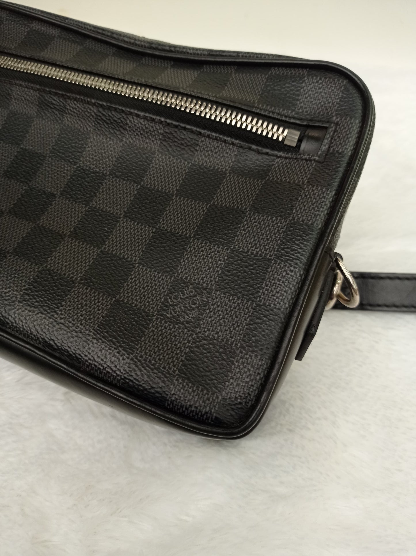 LV Pochette Kasai Graphite 2020