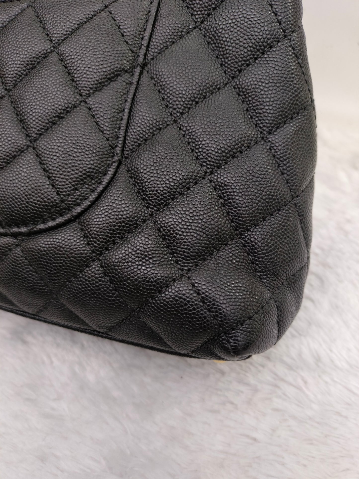 Chanel Coco Handle Medium Caviar Black GHW #25