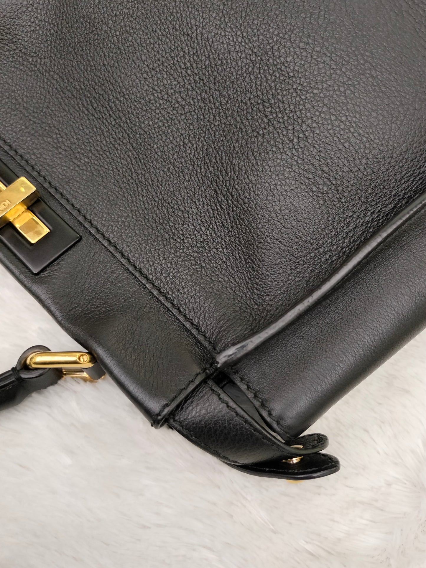 Fendi Peekaboo Reguler Black GHW