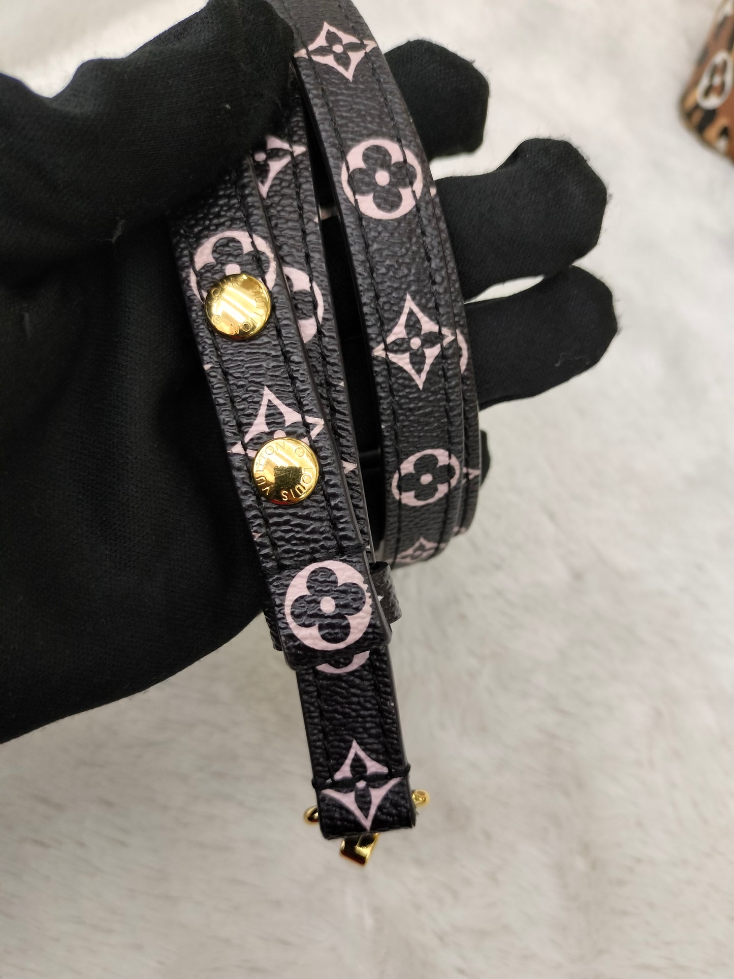 LV Neo Noe Monogram Giant Jungle Leopard Caramel 2019