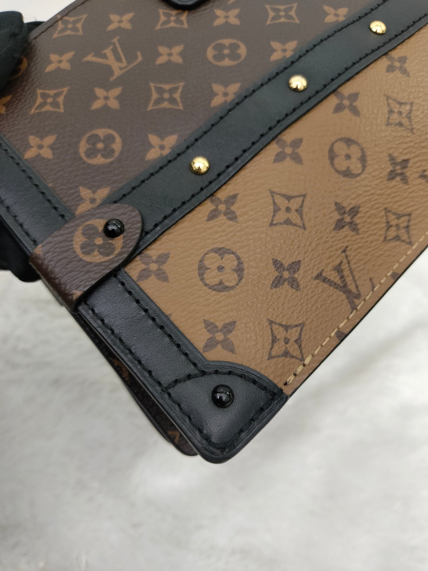 LV Trunk Clutch Monogram Reverse 2018