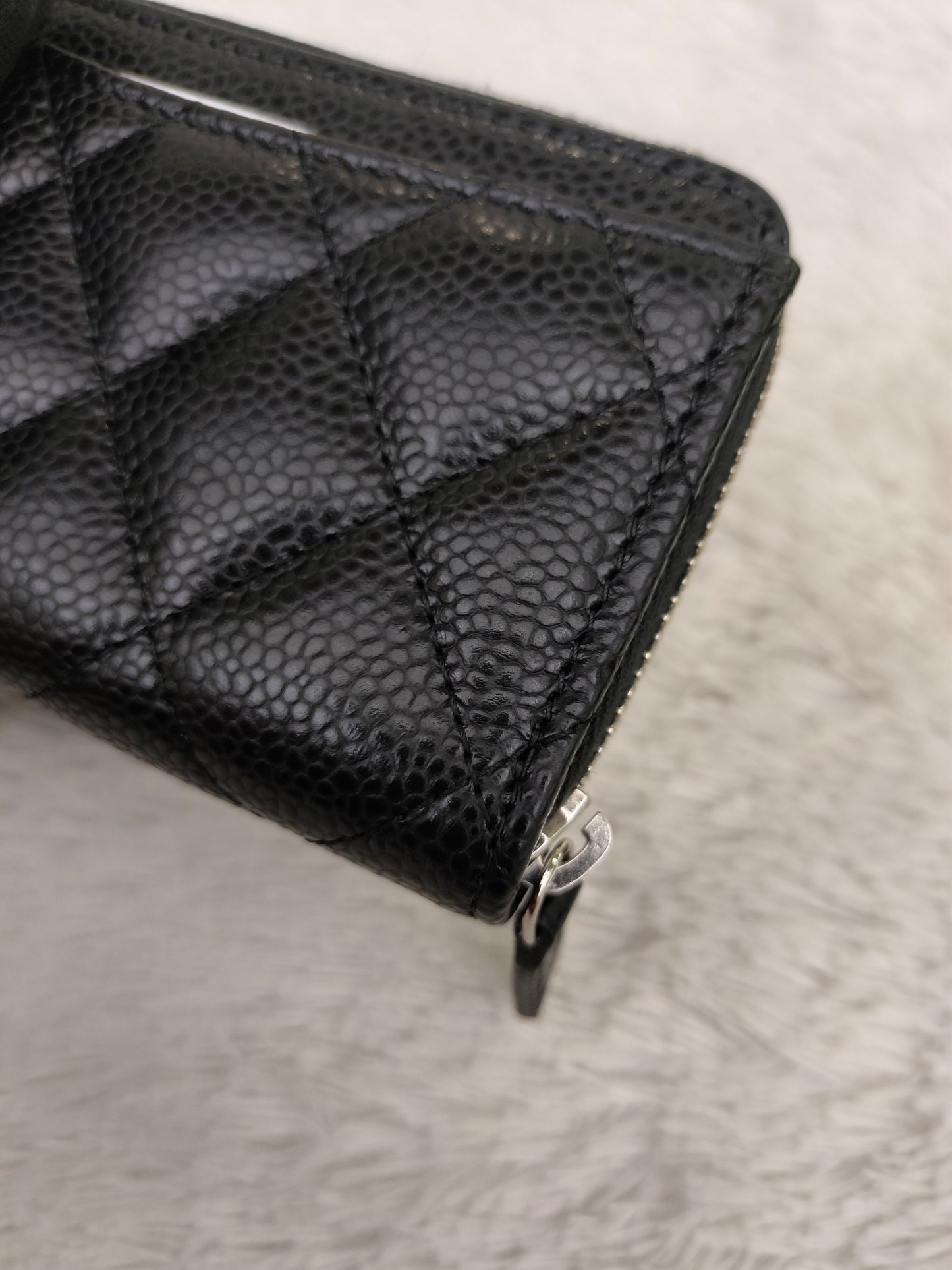 *NEW* Chanel Zippy Card Holder Caviar Black SHW (CHIP)