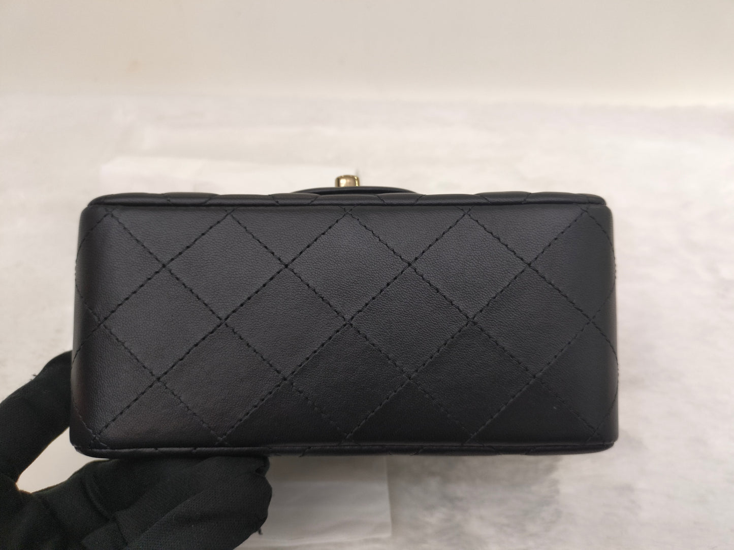 *NEW* Chanel Mini Square Lamb Black GHW (CHIP)