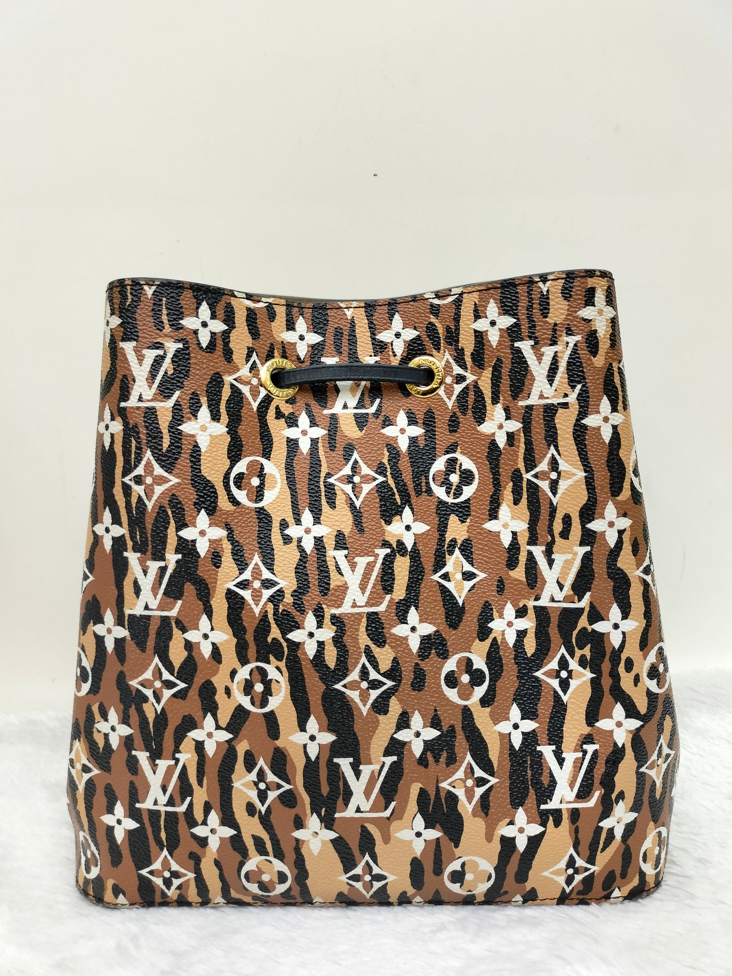LV Neo Noe Monogram Giant Jungle Leopard Caramel 2019