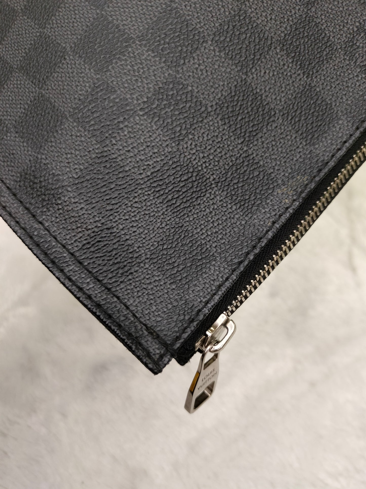 LV Porte Document Portfolio Graphite 2013