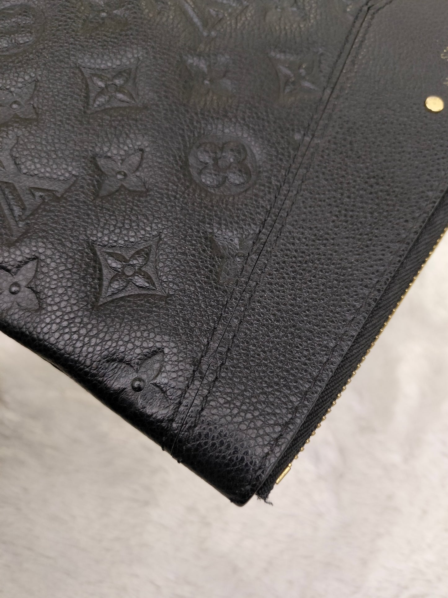 LV Daily Pouch Monogram Empreinte Noir (CHIP)