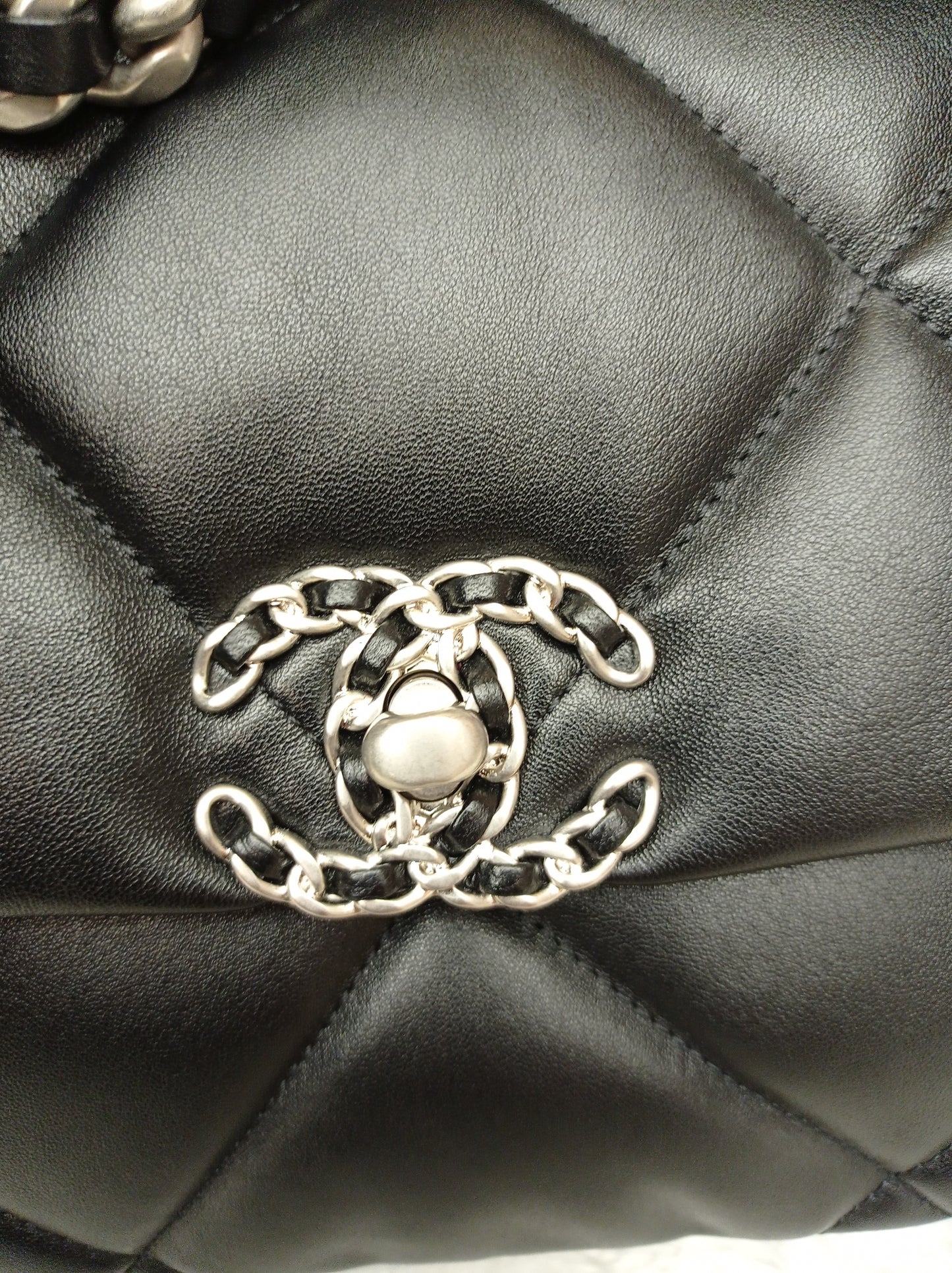 *Neverbeen Used* Chanel C19 Large Black (CHIP)