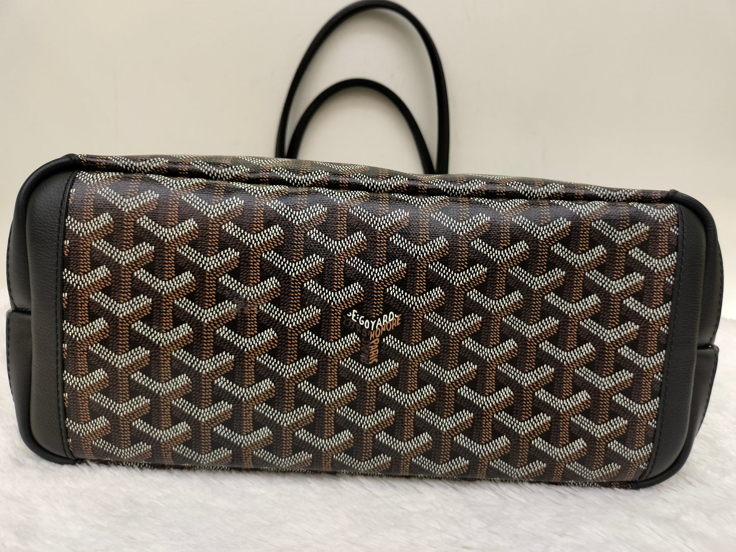 *Excellent Condition* Goyard Artois PM Noir 2024