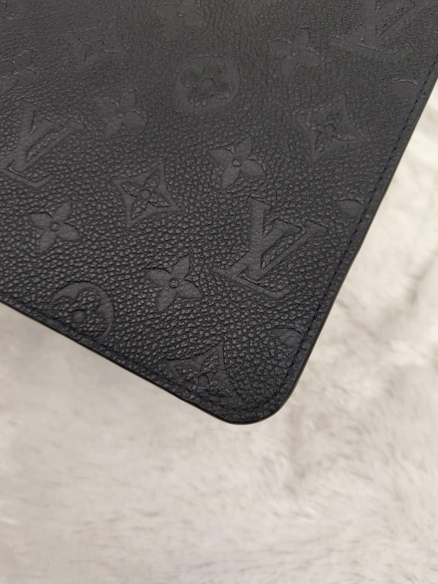 LV iPad Case Empreinte Black 2012
