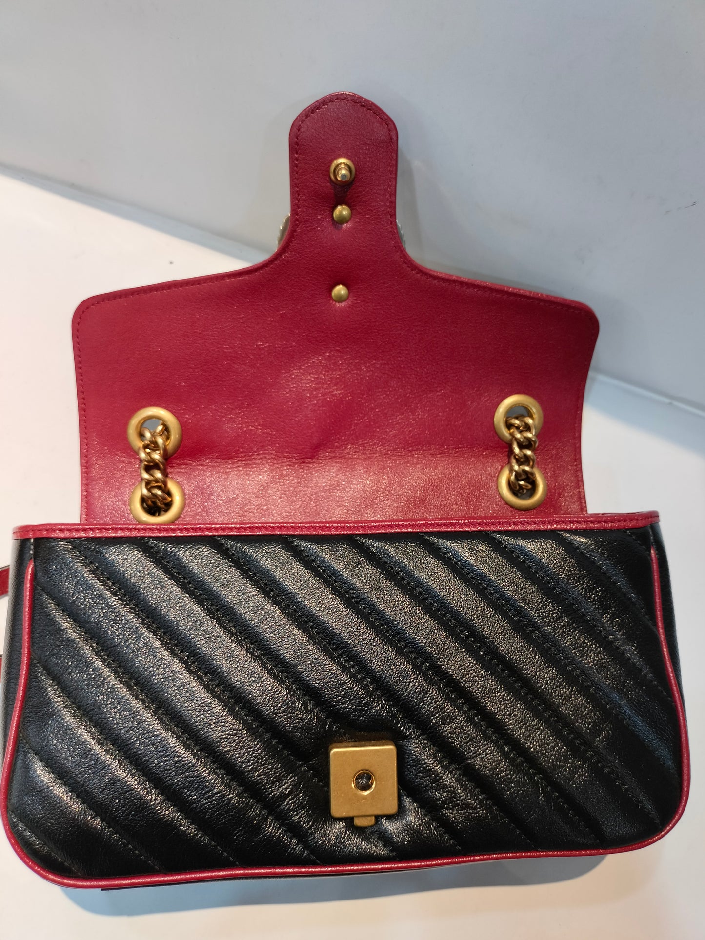 Gucci Marmont Small Black Red GHW