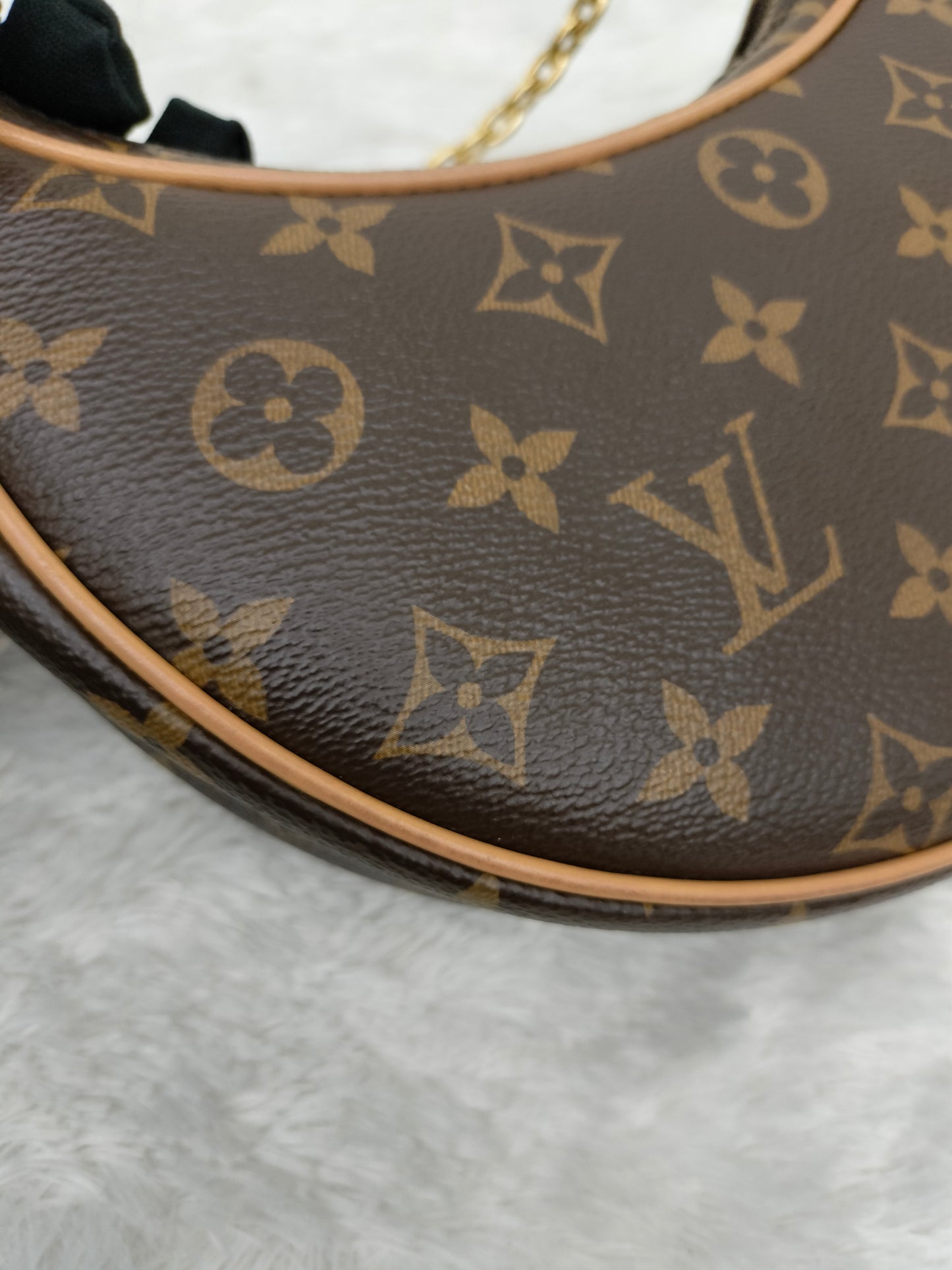 LV Loop Monogram (CHIP)