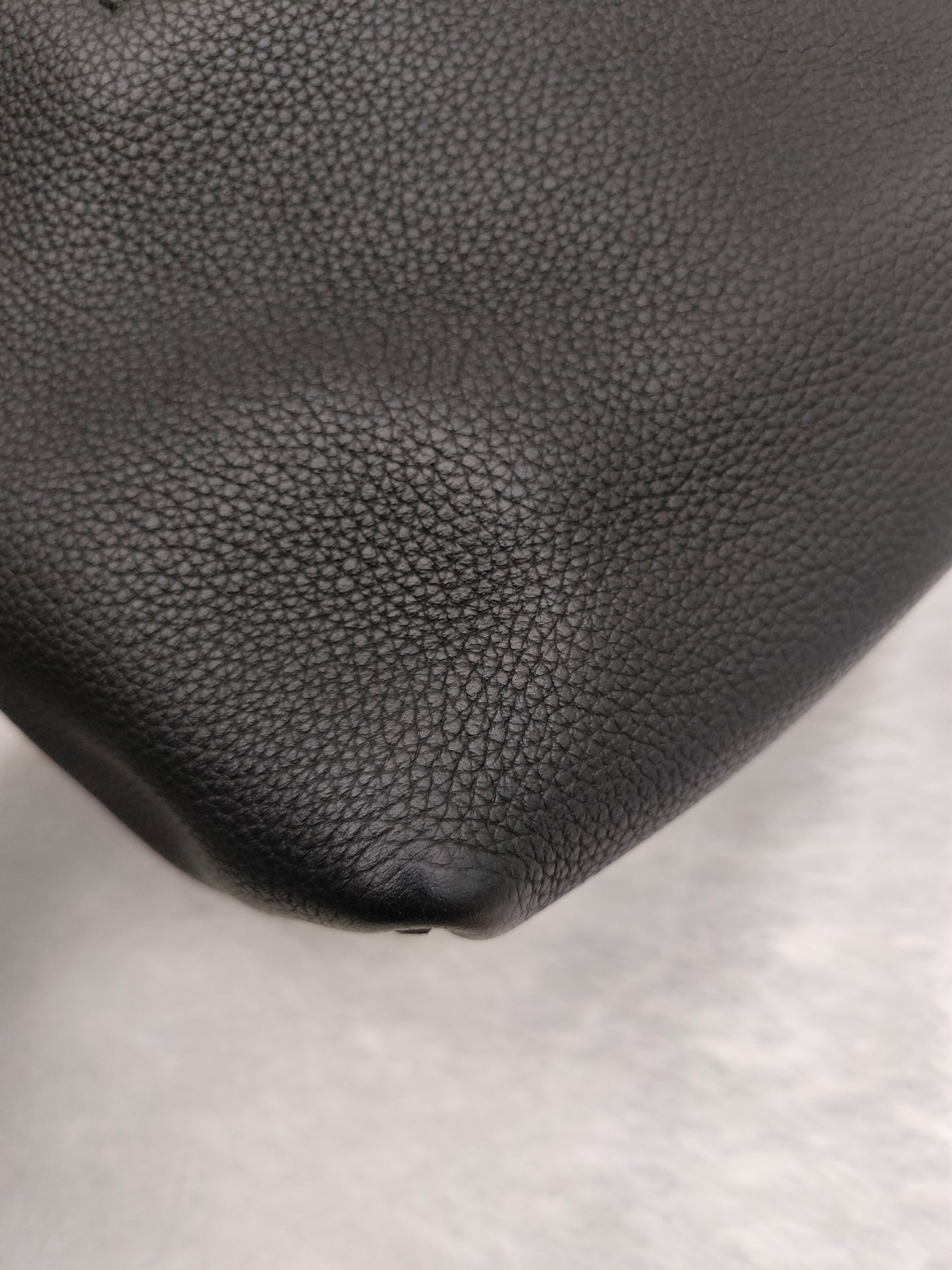 Hermes 2424 29cm Togo Black GHW #C