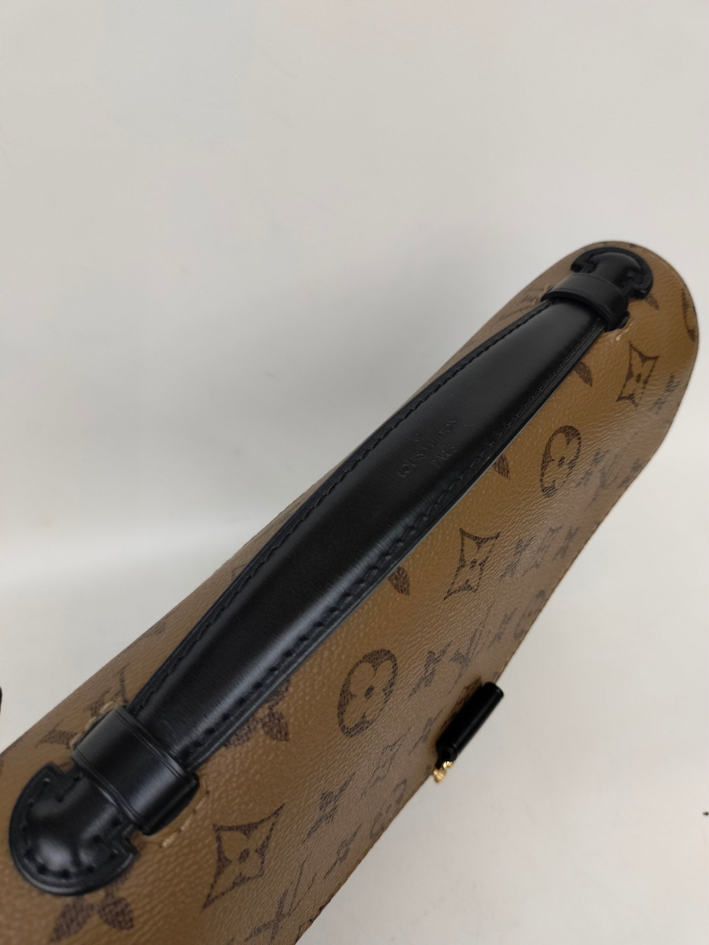 LV Metis Reverse 2020