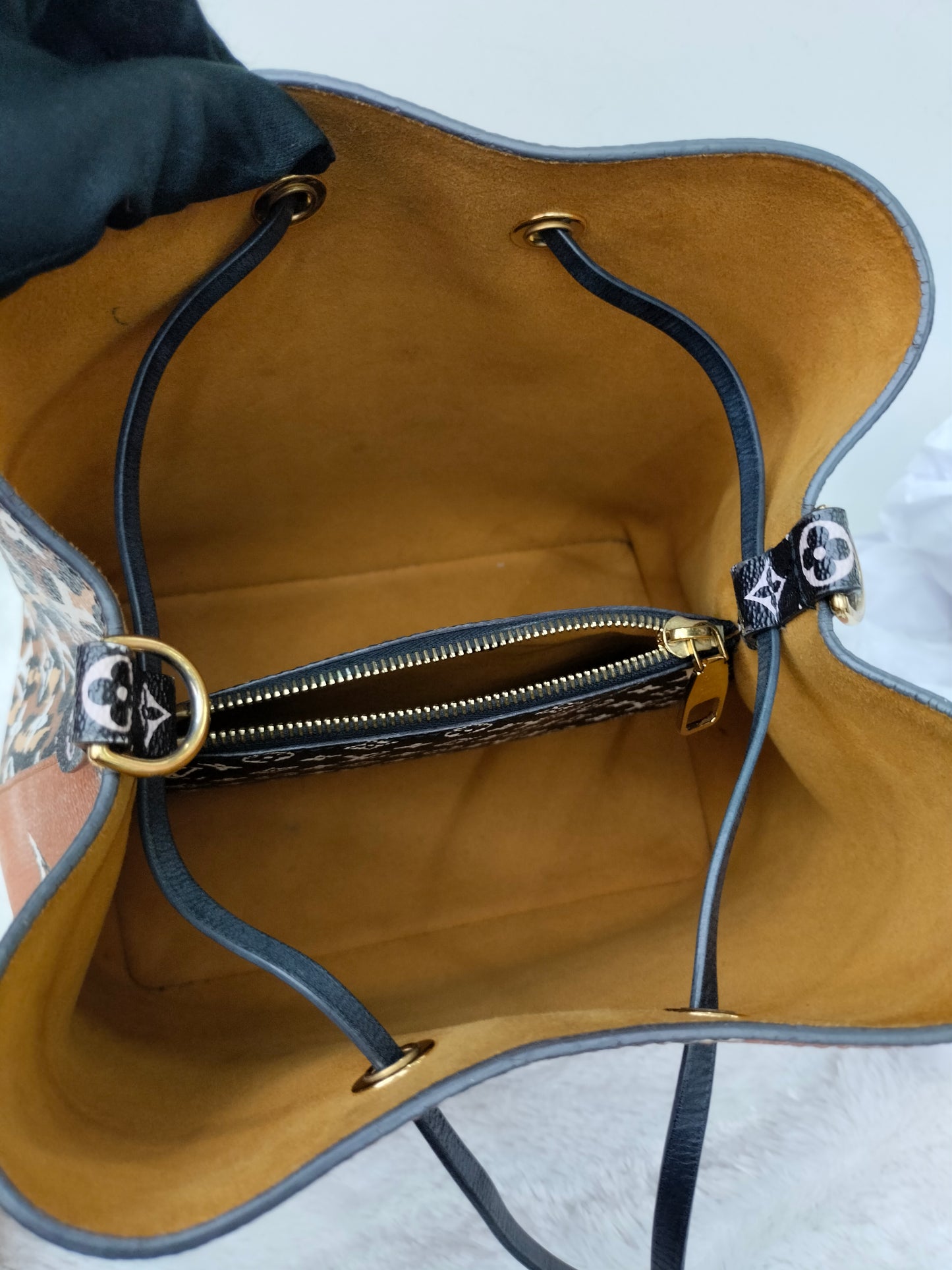 LV Neo Noe Monogram Giant Jungle Leopard Caramel 2019
