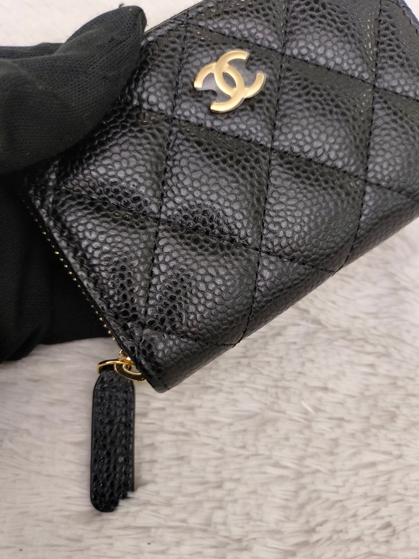 *NEW* Chanel Zippy Card Holder Caviar Black GHW (CHIP)