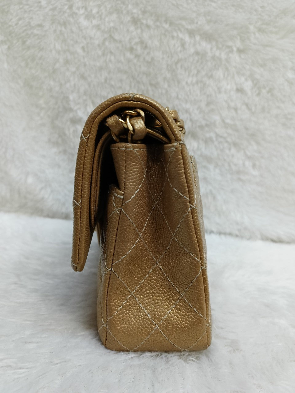 Chanel Medium Caviar Bronze GHW #20. Size 25,5x15,5x6,5cm