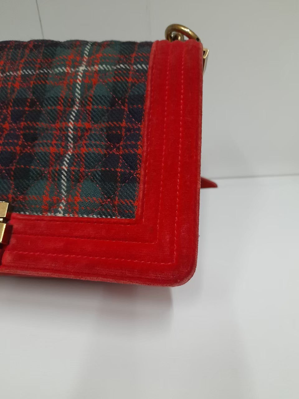 Chanel Boy 25 Tweed Red RGHW #18 Size 25x15x19