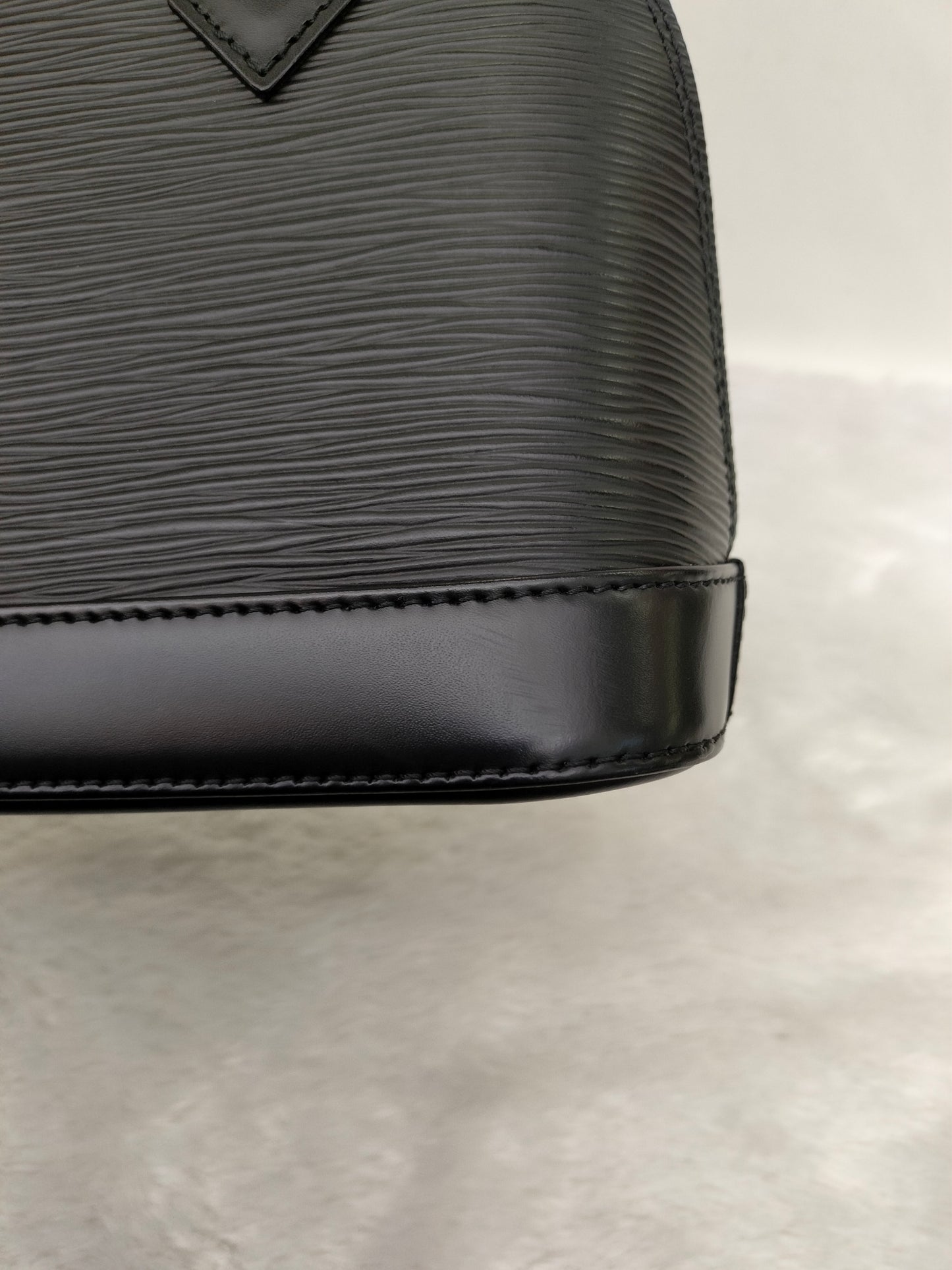 LV Alma BB Epi Noir 2020