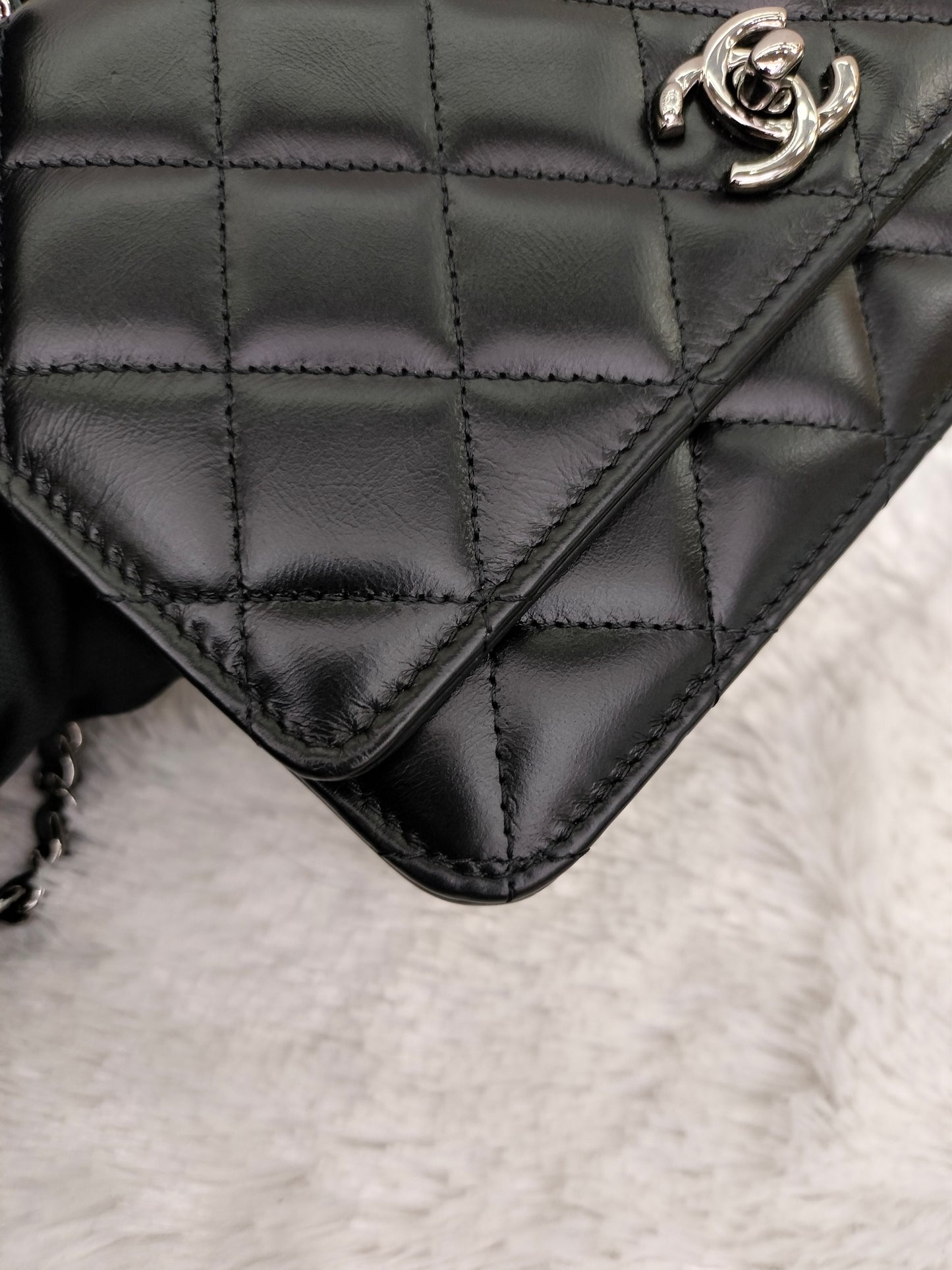 Chanel WOC Top Handle Lamb Black SHW (CHIP)