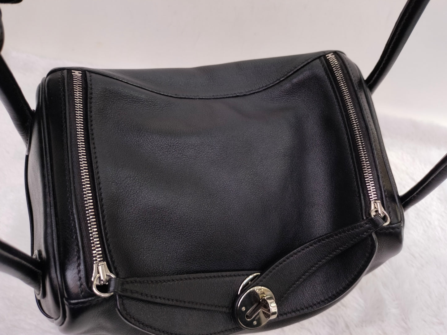 Lindy 26 Swift Black PHW #P square