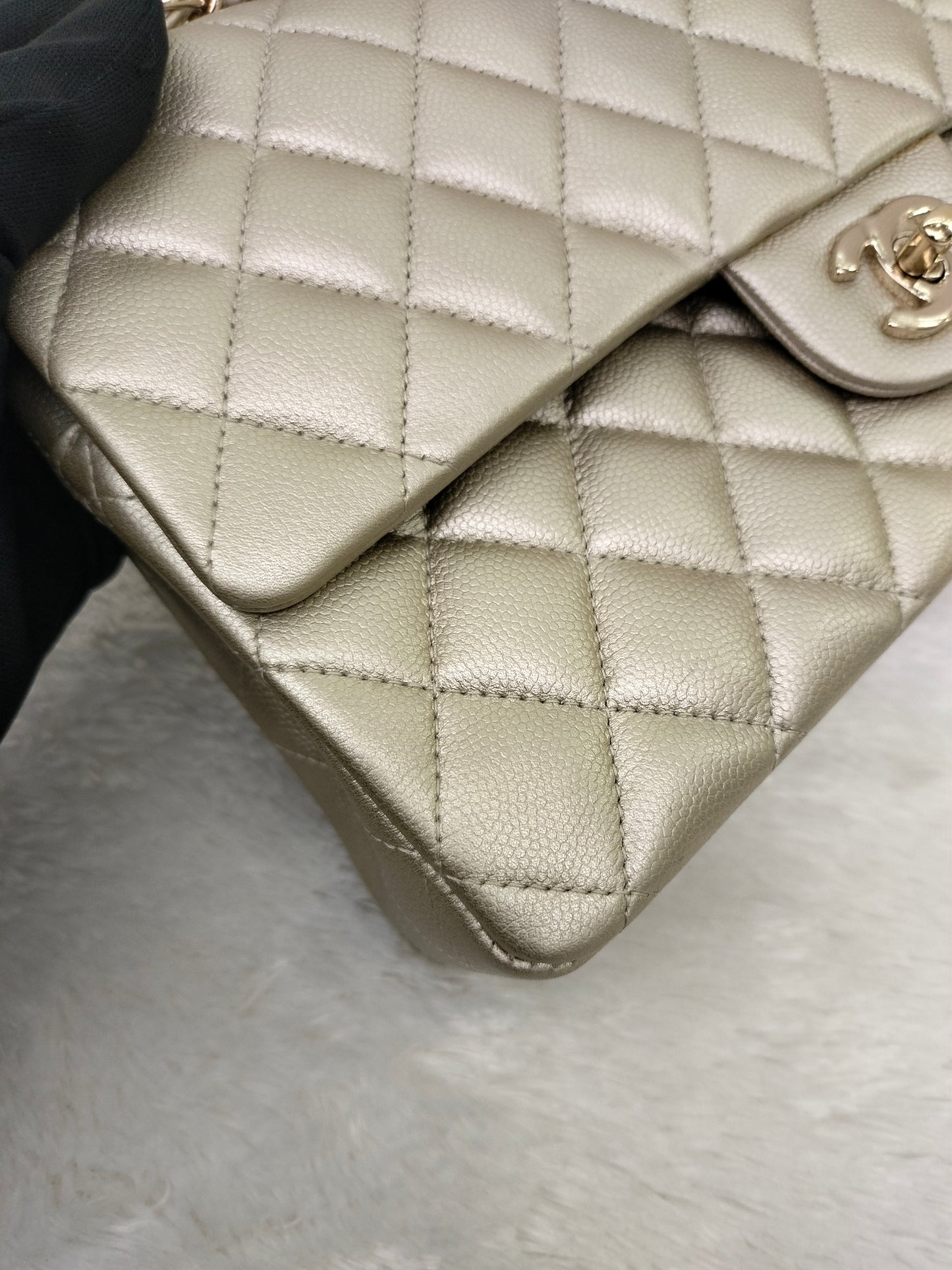 Chanel Medium Caviar Champagne GHW DF #23
