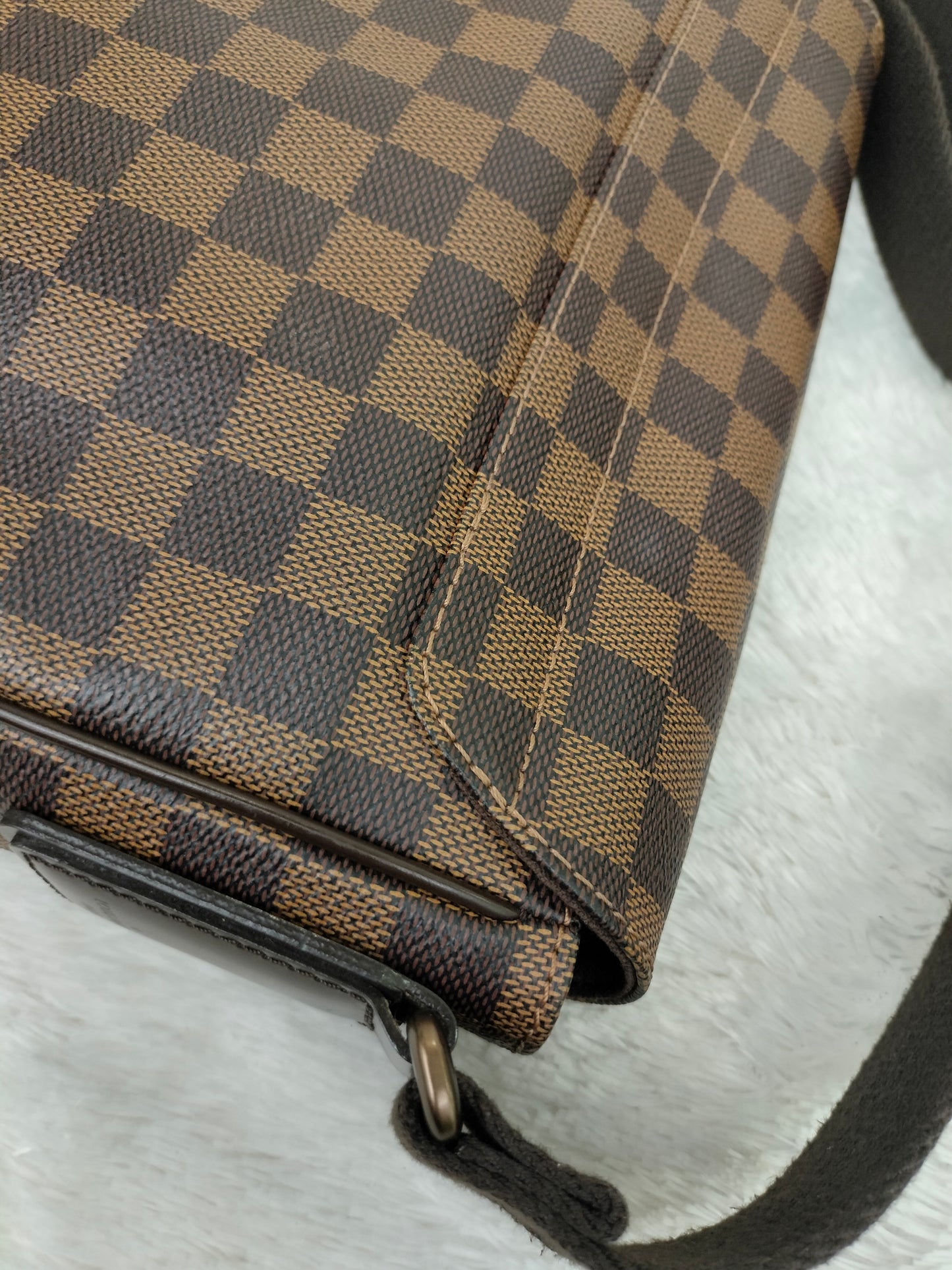 LV District PM Damier